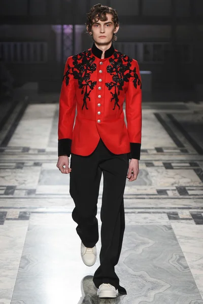Look 26